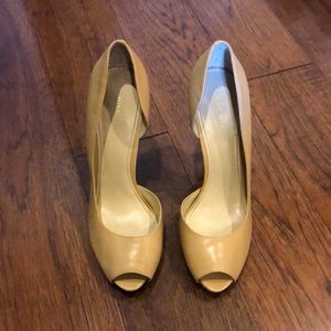 Nine West peep toe natural shoes, worn once!